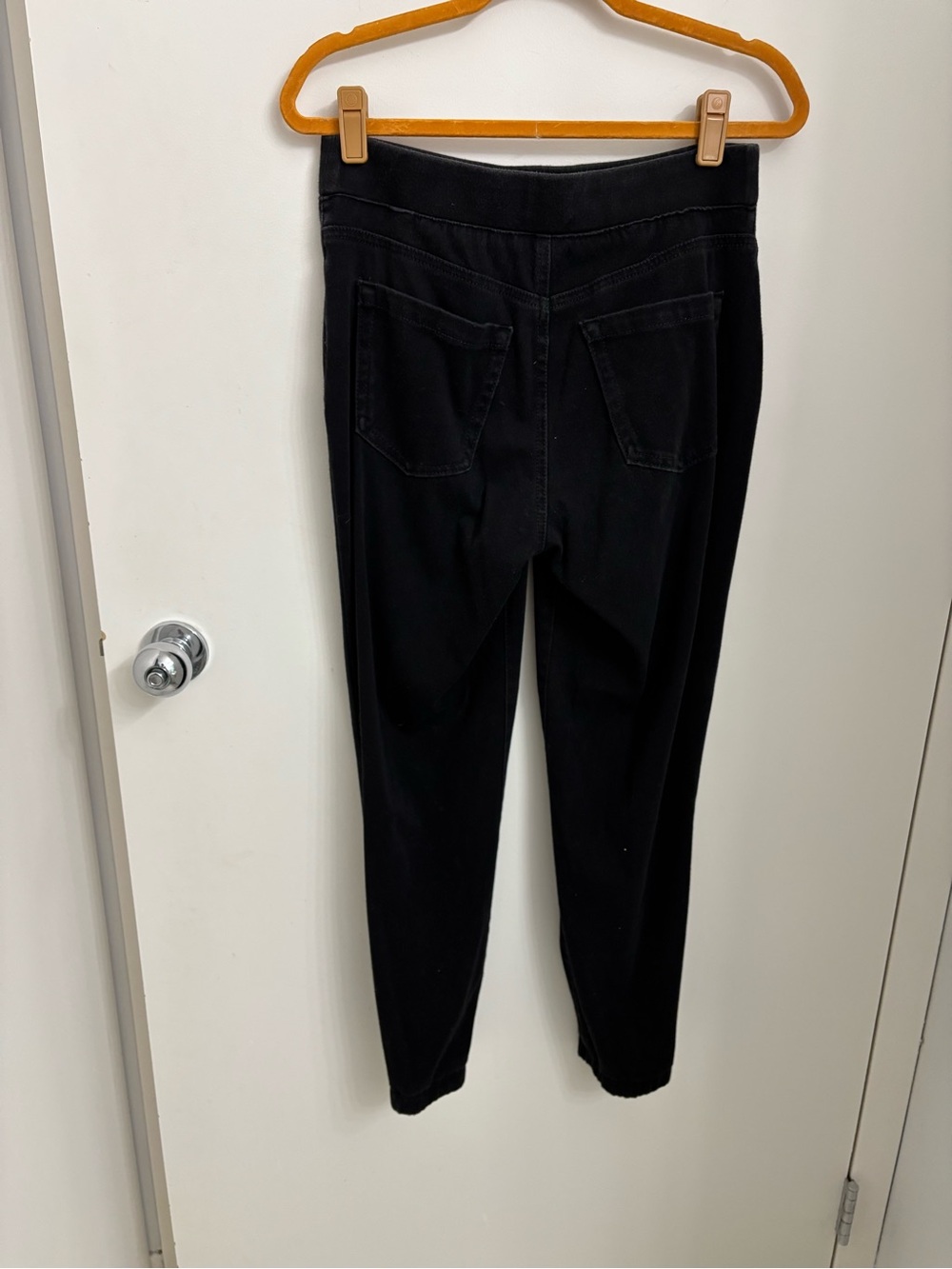 LOGO Lori Goldstein pull-on elastic waist jogger jeggings in washed black - Picture 2 of 10
